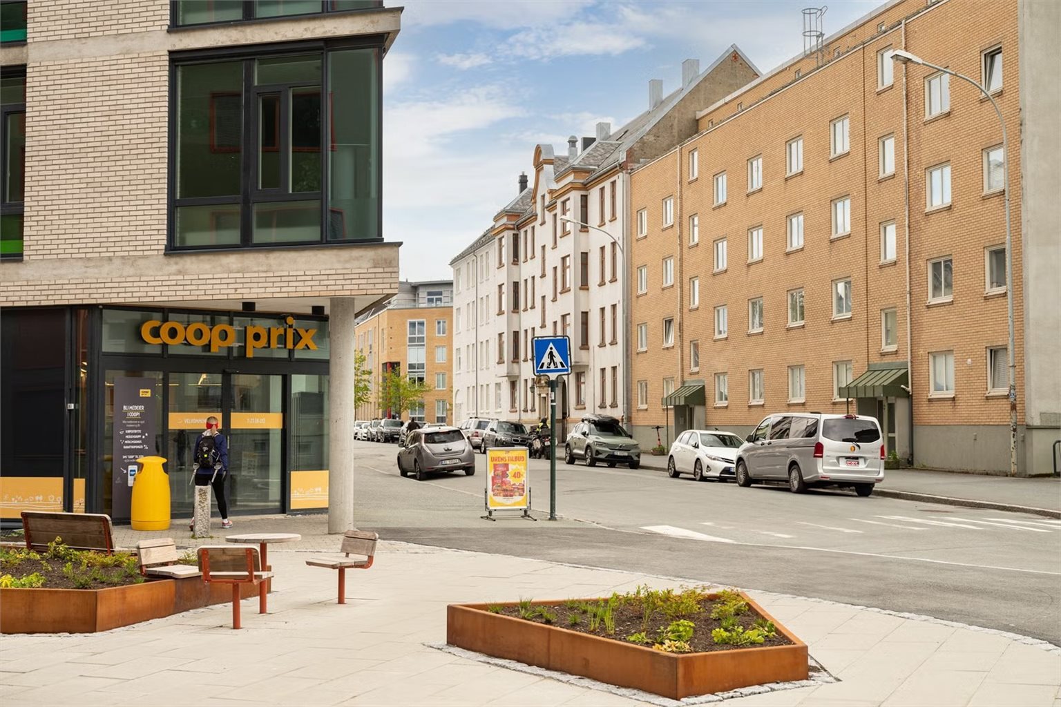 Like ved leiligheten ligger Coop Prix.