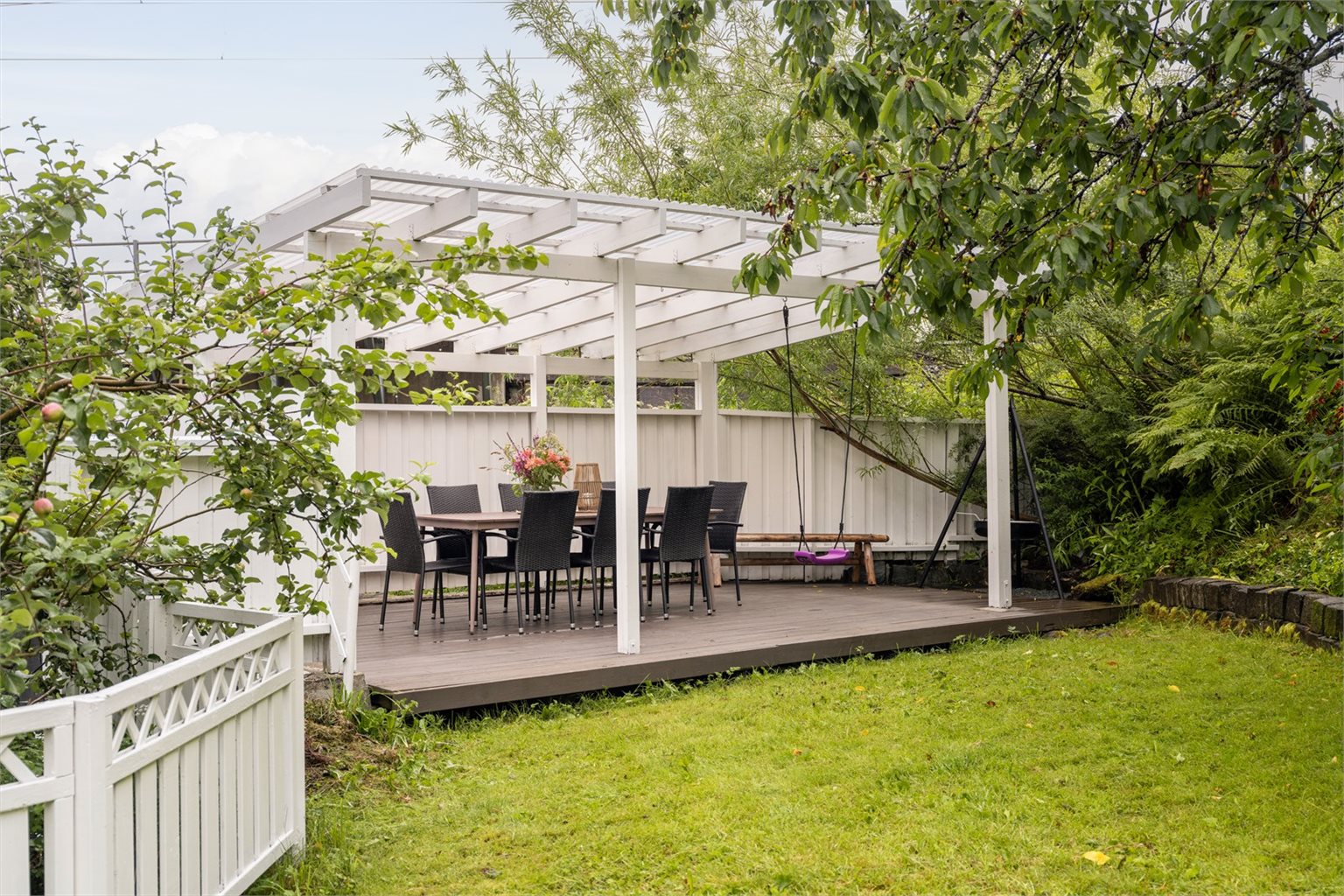 Her har du god plass til å samle familie eller bekjente på fine sommerdager. 
