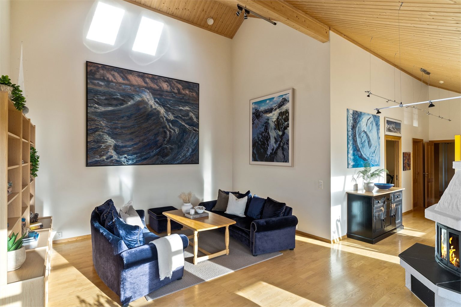 Takhøyden gir stuen ekstra volum 