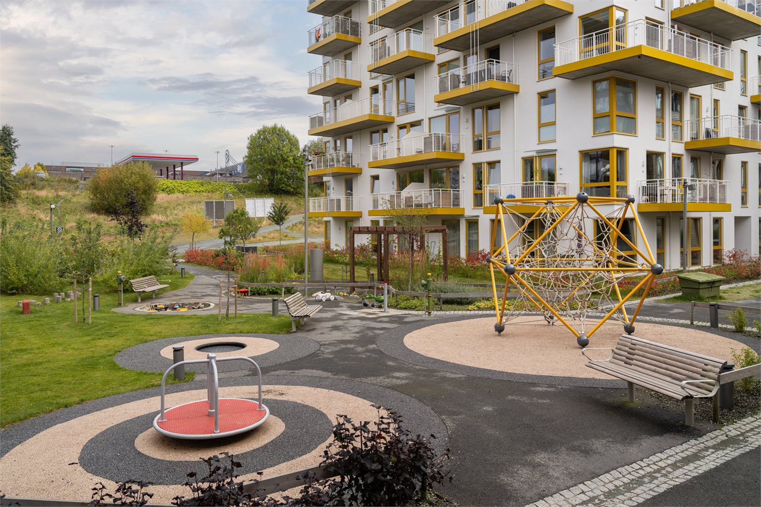 Det er flere lekeplasser rundt på Lilleby.