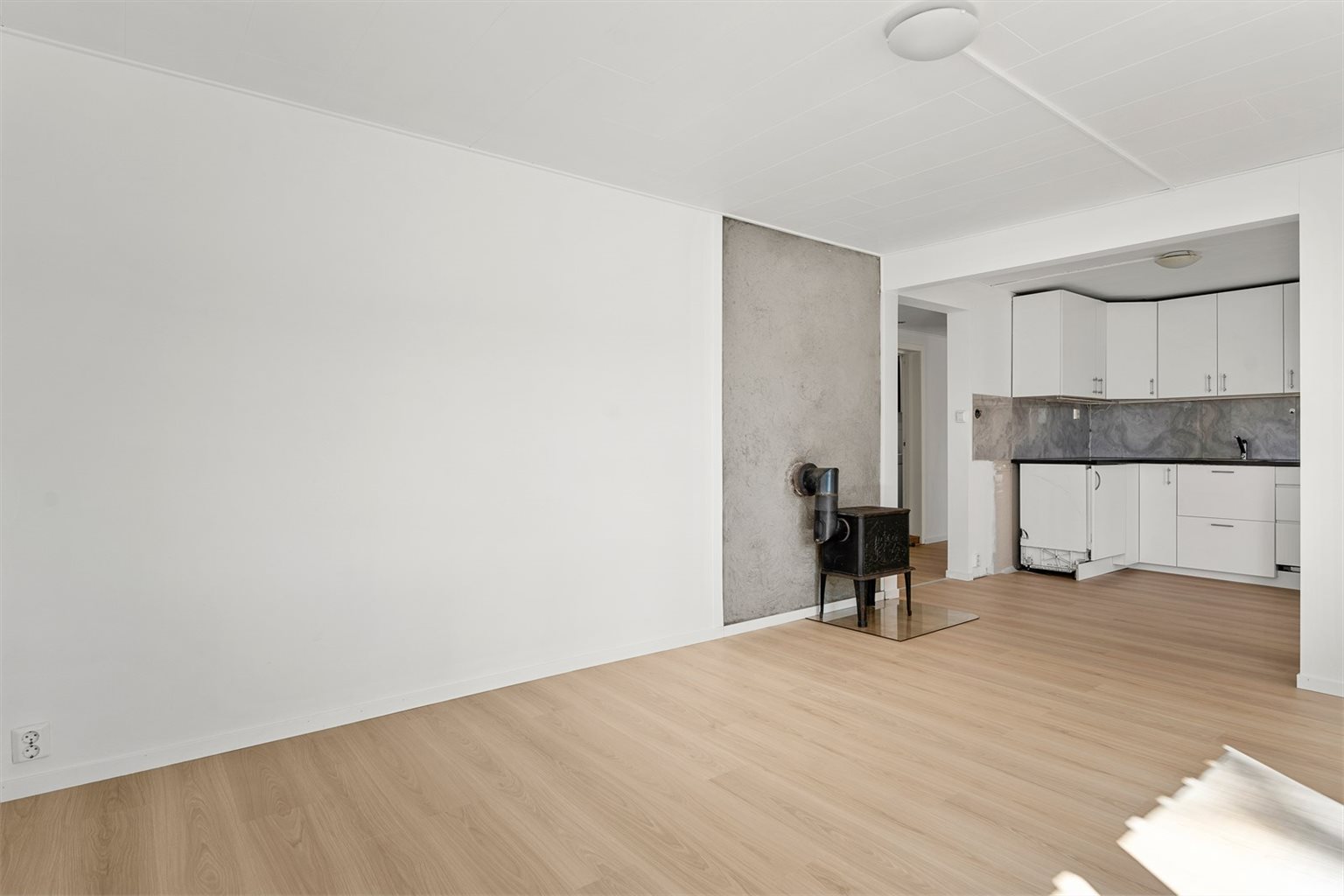 Stue/kjøkkenløsningen er på gode 24 m² med en god planløsning som gir gode møbleringsmuligheter. 