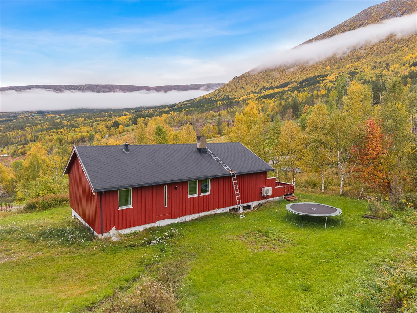Velkommen på visning! Kontakt megler på 994 22 430 dersom oppsatt visning ikke passer. 