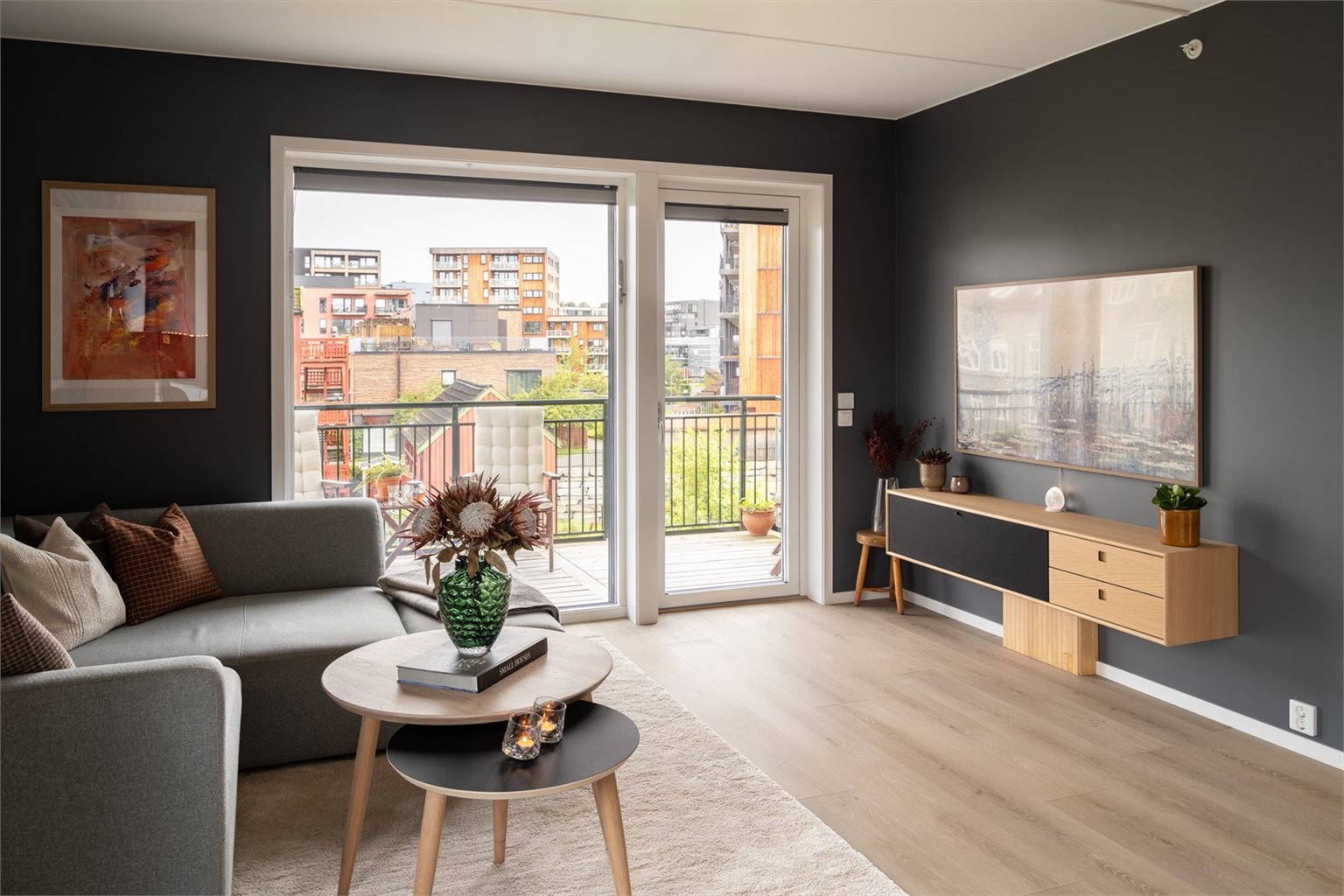 Bygget og leiligheten ble ferdigstilt i 2021 og er vurdert til gjennomgående TG1 av takstmann.
