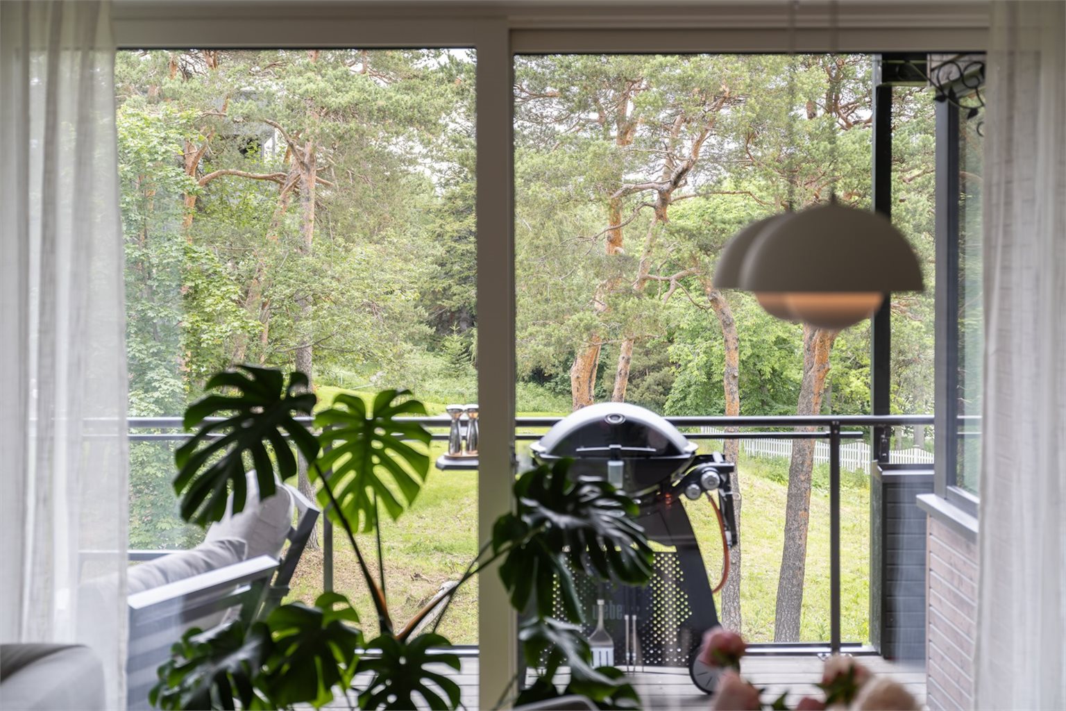 Felleskostnadene er lave og inkluderer blant annet p-plass og diverse vedlikehold/drift iht. regnskap.