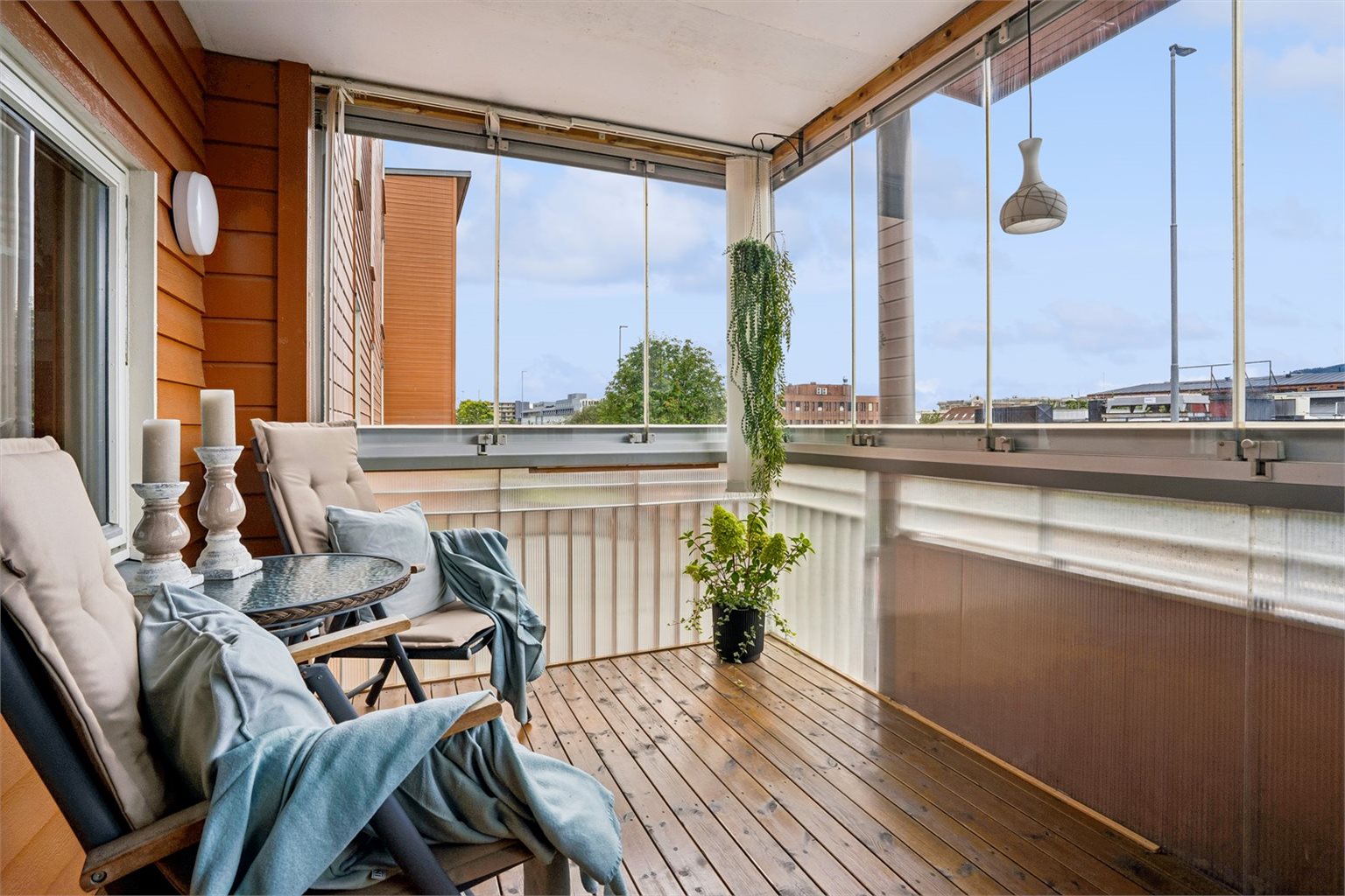Balkongen er på 6 kvm. og har god plass til sittegruppe