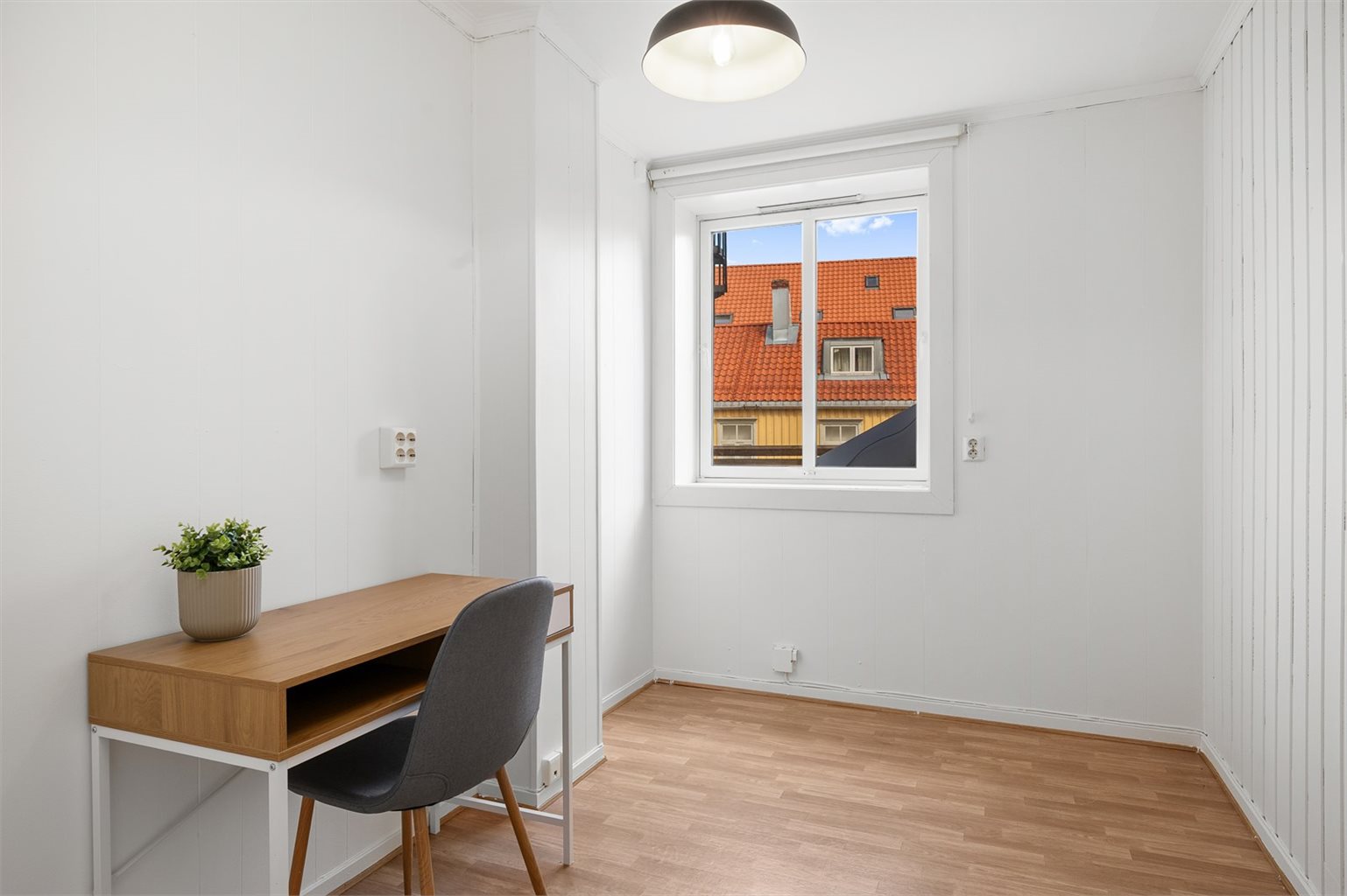 Det tre rommene innredet som soverom måler hhv. 7,5, 7 og 9,5 m². Bildet er fra rommet på 7,5 m². 