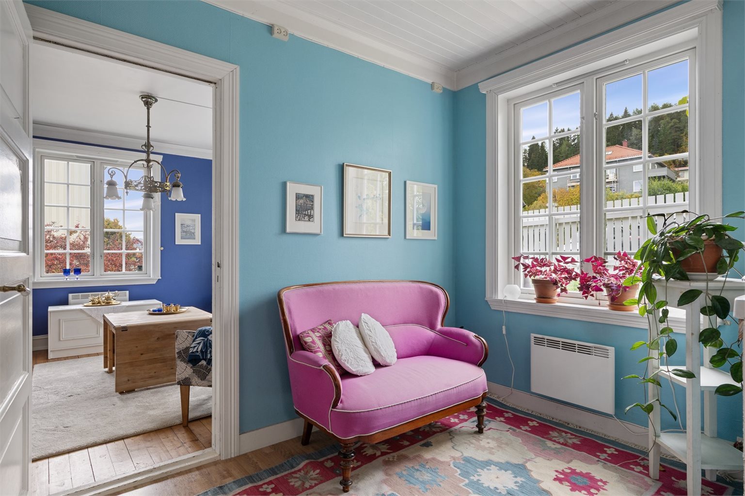 Gangen mellom boligens entré og stuen er på 12m².