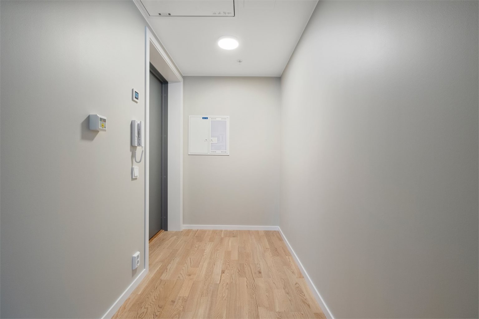 Entréen er på 3,9m². Her er det også lagt opp til plass for garderobeskap. 